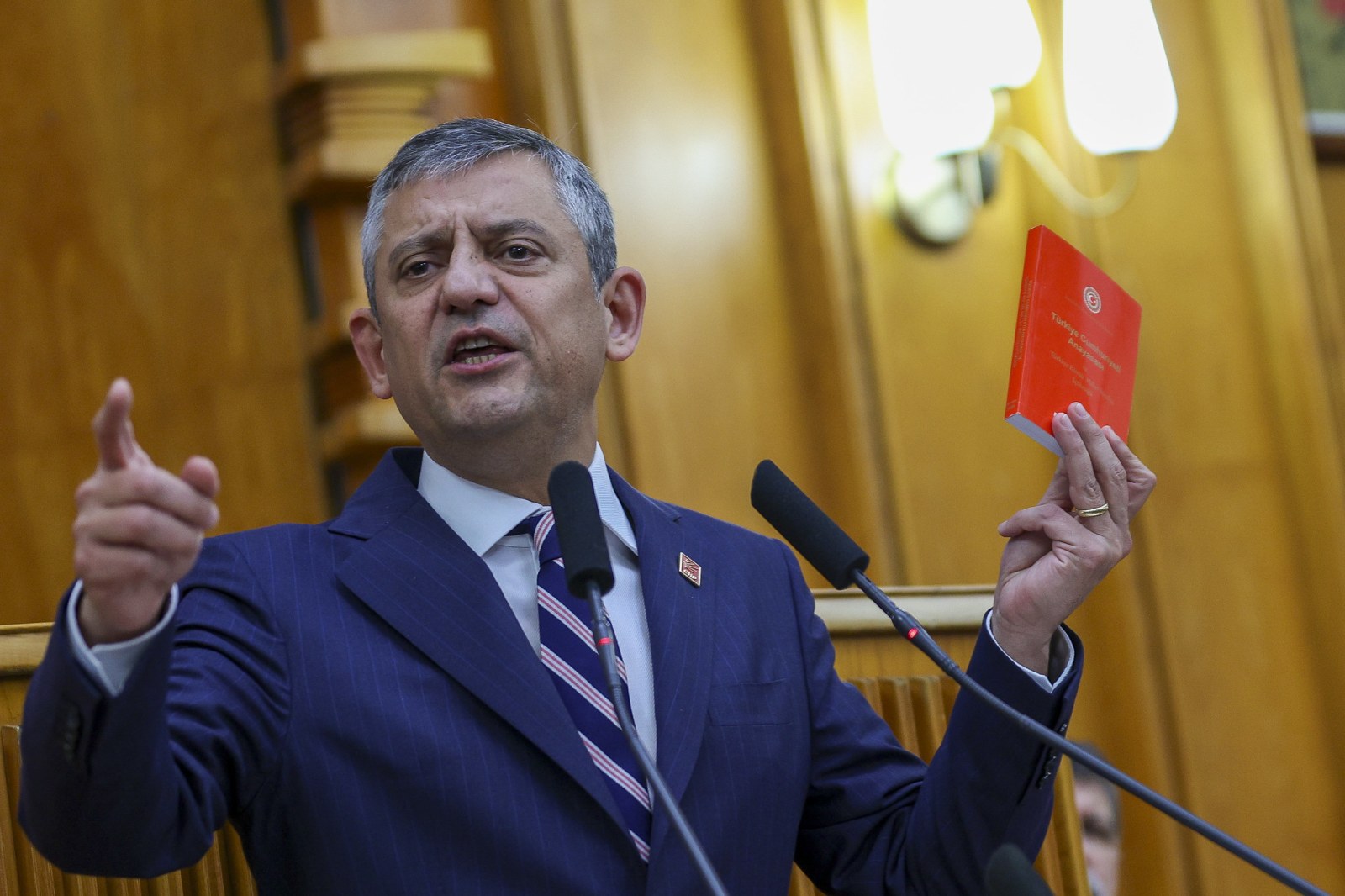 Özgür Özel: 'Bu Darbeye Sonuna Kadar Direneceğiz, Bu Hukuksuzluk Artık Yeter'