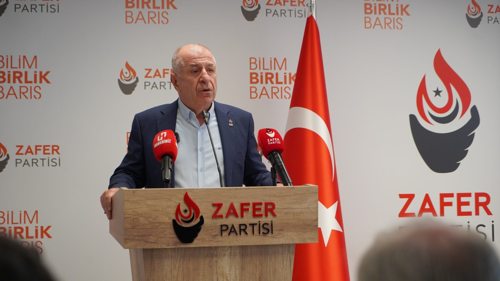 Ümit Özdağ: '200 Lirayla Marketten Sadece 4 Elma, 2 Maydanoz Alabiliyorsun'
