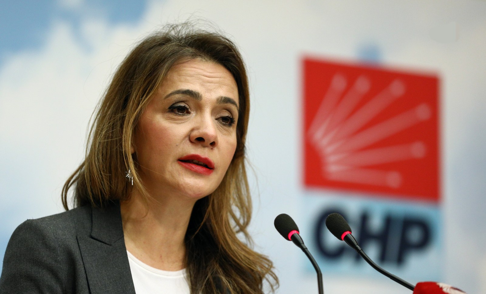 CHP'li Gamze Akkuş İlgezdi: 'TÜİK Rakamlarıyla Milyonların Maaşına Masa Başında El Konuluyor'