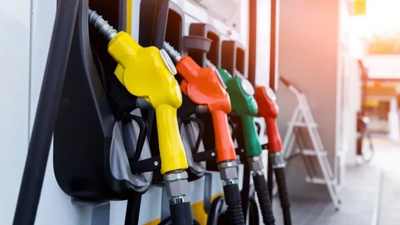 Akaryakıta Çifte Zam: Benzin ve Motorin Fiyatları Yükseldi