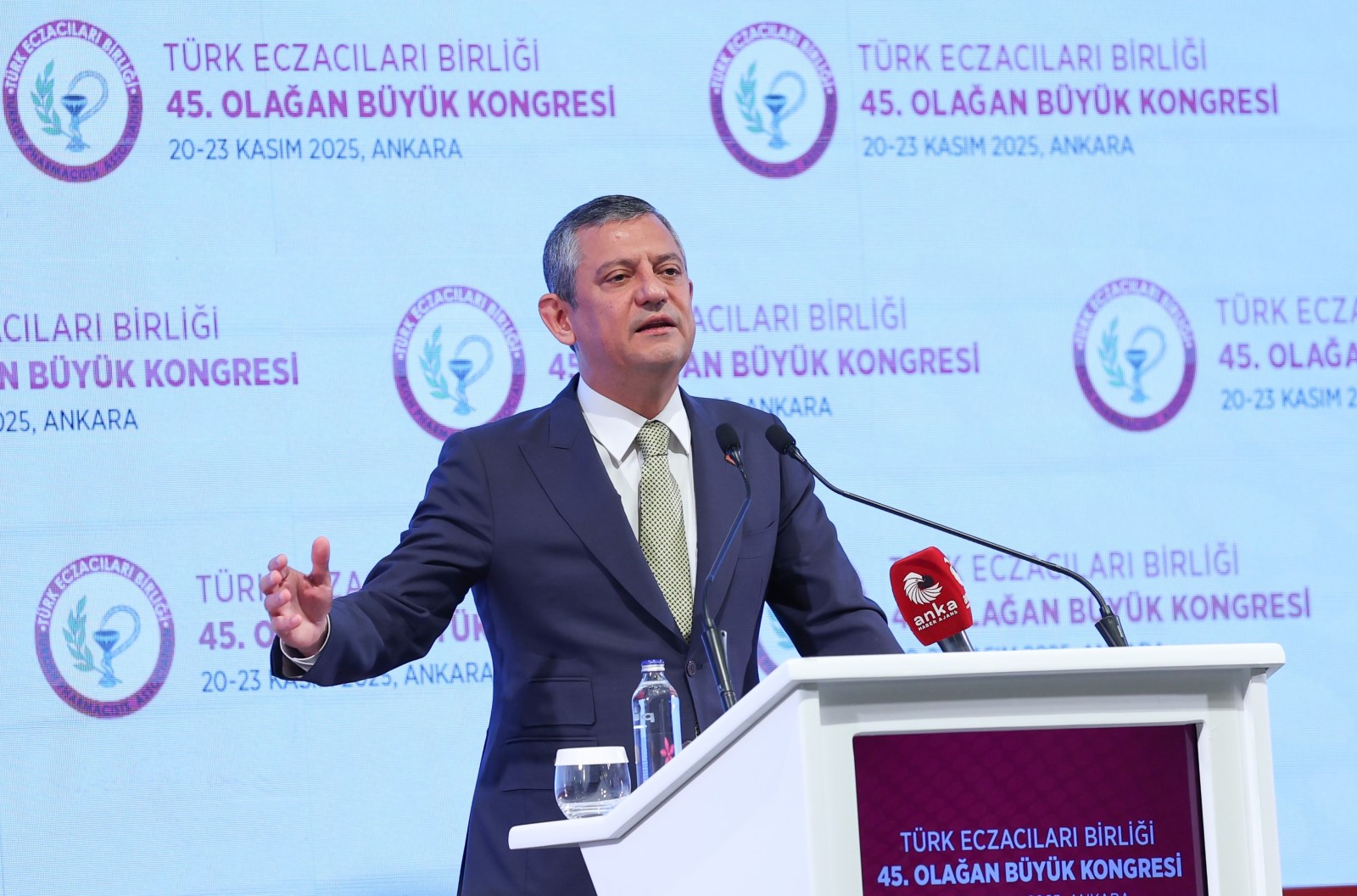 Özel, CHP'nin Yeni Programını Açıkladı: 'Derin Yoksulluğu Kazıyacağız, Kamucu Sağlık Gelecek'
