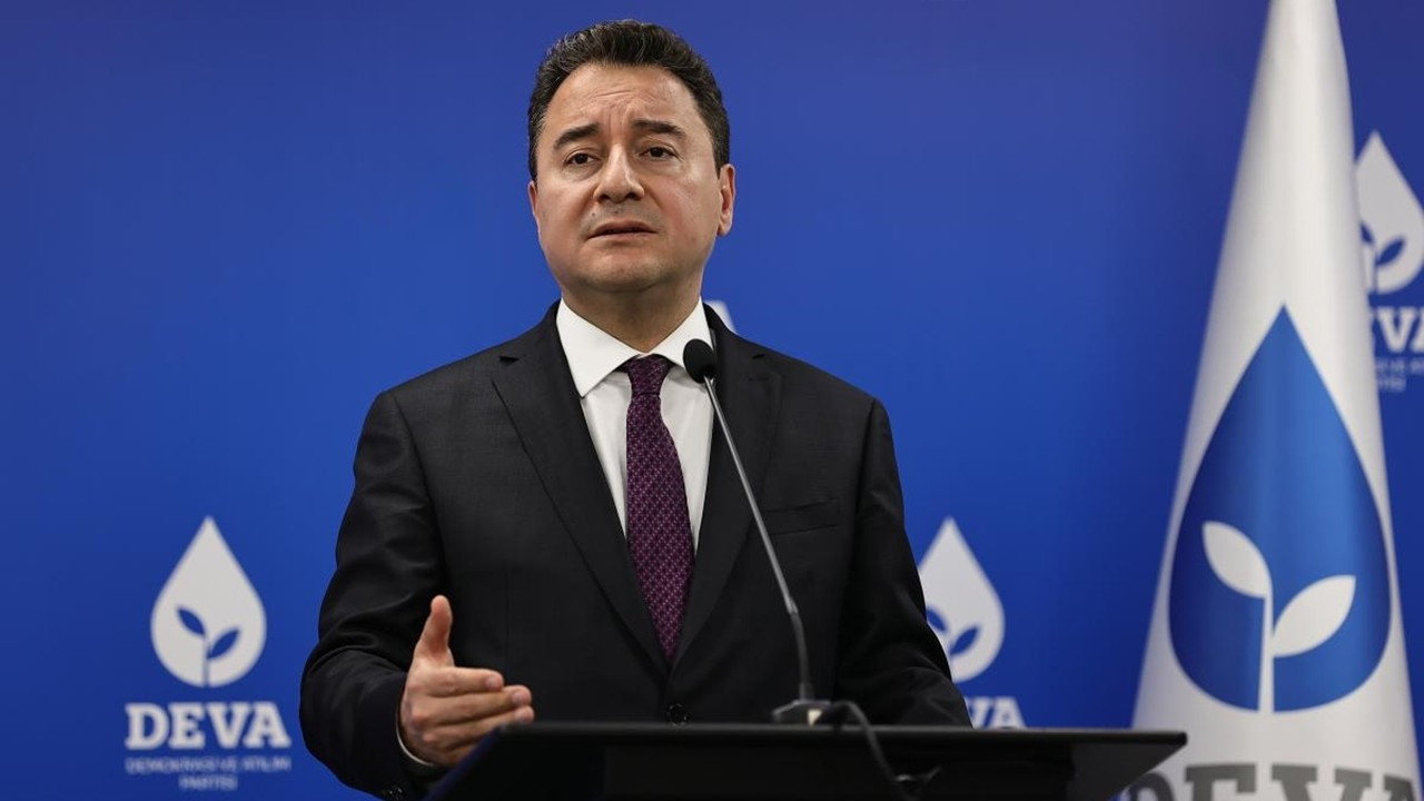 Babacan'dan Hükümete Acil Borç Çağrısı: 'Yeniden Yapılandırma Şart!'