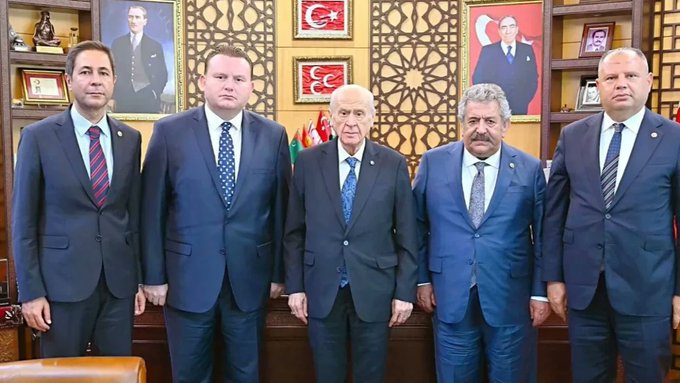 MHP 'Terörsüz Türkiye' İçin 120 Sayfalık Raporunu TBMM'ye Sundu
