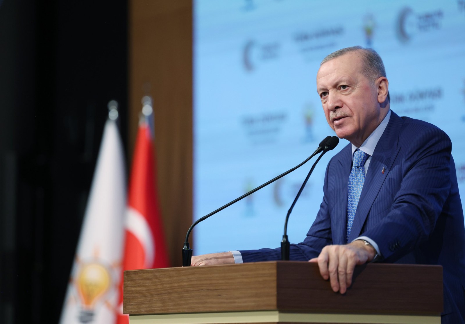 Erdoğan'dan CHP'ye Provokasyon Tepkisi: 'Özgür Özel'in Aleviler Üzerinden Yaptığı İthamlar Provokasyondur!'