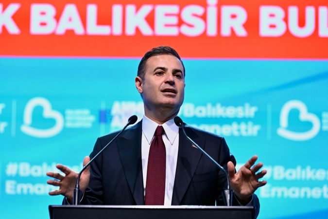 Balıkesir'de Logo Tartışmasına Başkan Akın'dan Sert Cevaplar : 'Çamur Atanın Elinde Kalır'