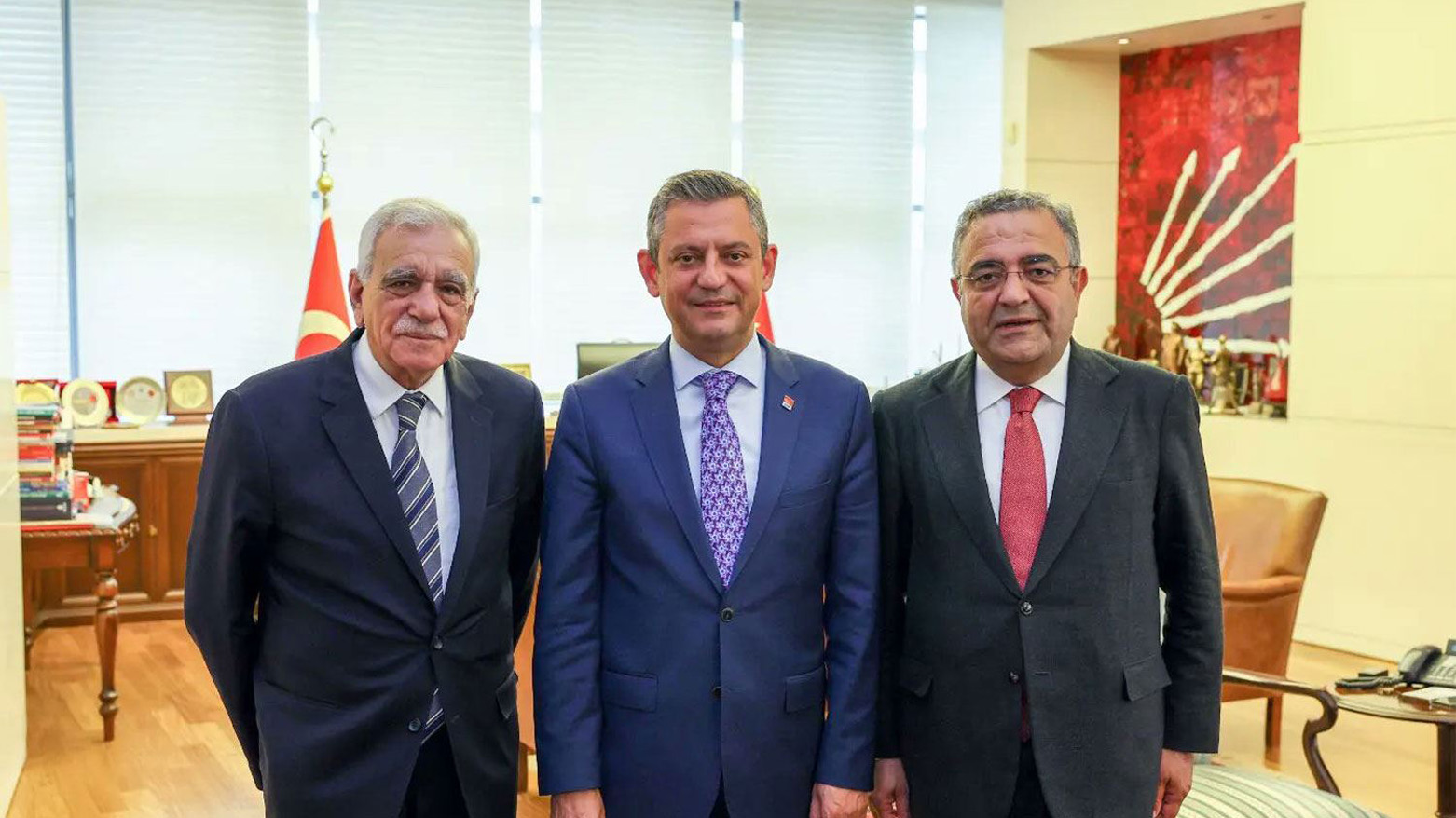 CHP'li Tanrıkulu'ndan Ahmet Türk'ün Göreve İade Edilmemesine Kayyım Tepkisi: 'Mesele Hukuk Değil, Kürtlerin İradesidir'