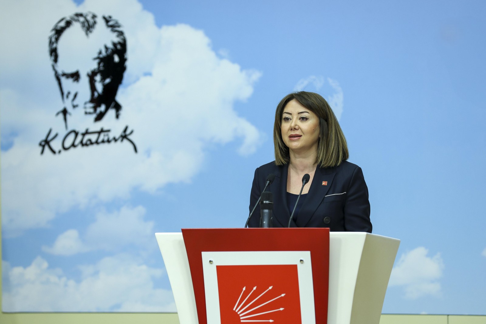 CHP'li Çiftçi'den Sert Tepki: 'Kayyum ve Mahkumiyetle Barış Olmaz'
