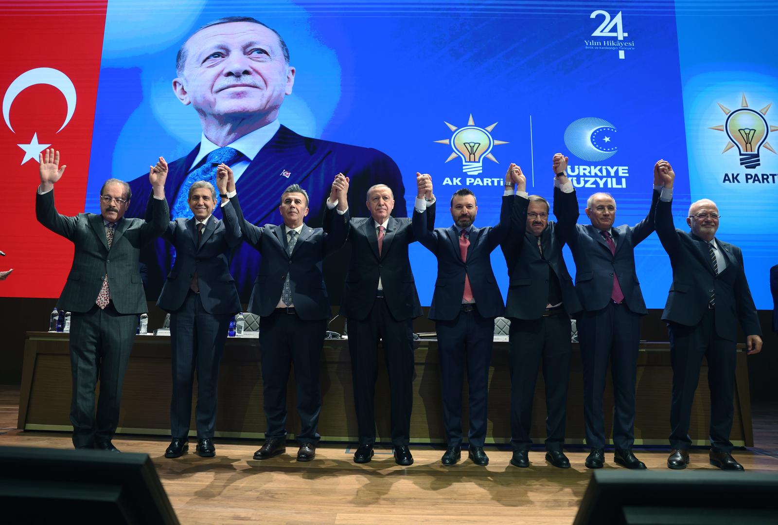 Erdoğan'dan Yeni Katılan Belediye Başkanlarına Törenle Kabul