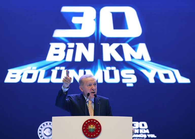 Erdoğan'dan Muhalefete Sert Sözler: 'Takoz Zihniyet'